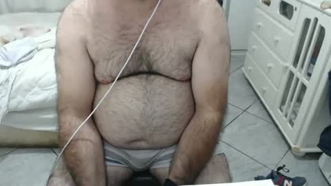 Snapshot of mysterbearmg chatting on 11.14.25 mysterbearmg online show from 11.14.25