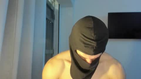 Snapshot of mysterious_muscles chatting on 05.14.26 mysterious_muscles online show from 05.14.26