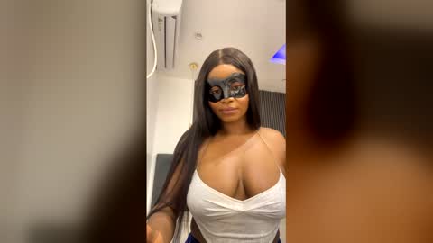 Snapshot of mysticalee1 chatting on 12.03.25 BIG BOOTY MYSTICA LEE online show from 12.03.25