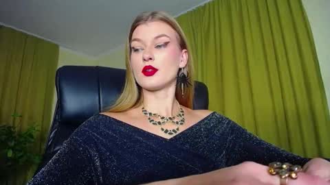 mysticvenus_ online show from 10.30.25