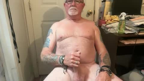 Snapshot of mythickcockfla chatting on 04.23.26 mythickcockfla online show from 04.23.26