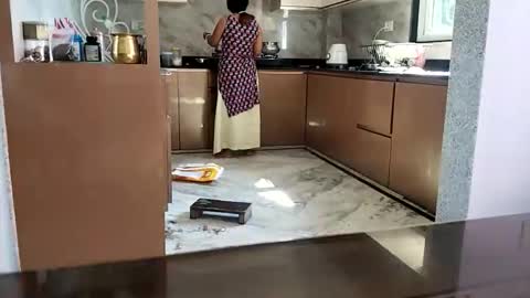 Snapshot of n298033 chatting on 11.04.25 n298033 online show from 11.04.25