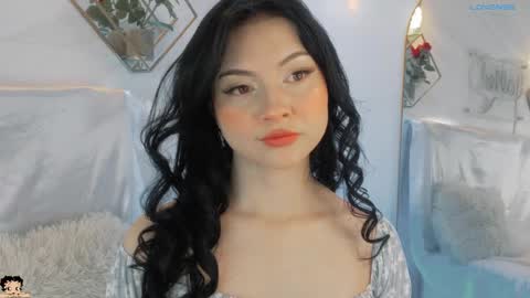 naamah_b online show from 09.09.25