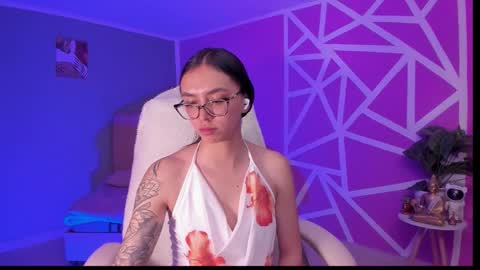 Snapshot of naath_ chatting on 02.14.26 anny online show from 02.14.26