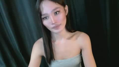 Snapshot of nadiestar chatting on 12.20.24 nadiestar online show from 12.20.24