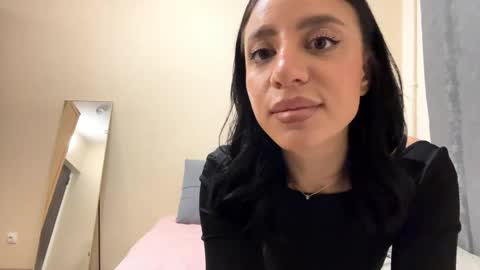 Snapshot of nadinevanni chatting on 05.31.26 Leya online show from 05.31.26