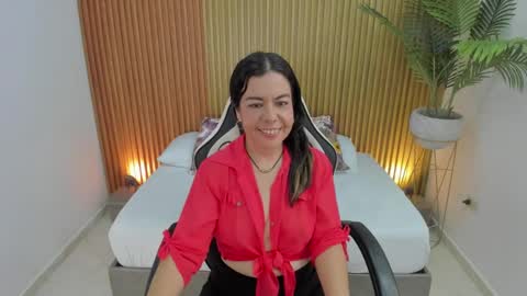 N A H I A online show from 03.06.25