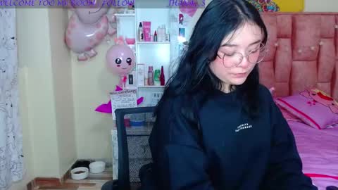 nahia cute     only   online show from 02.19.25