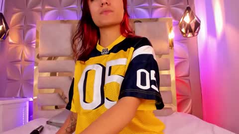 Snapshot of nahia_low chatting on 12.05.24  Valeria  online show from 12.05.24