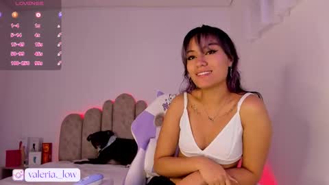 Snapshot of nahia_low chatting on 10.29.25  Valeria  online show from 10.29.25