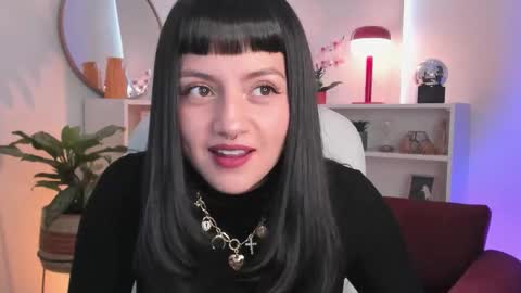 Nahia INDEPENDENT MODEL P online show from 02.21.26