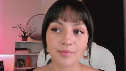 Nahia INDEPENDENT MODEL P online show from 06.27.26