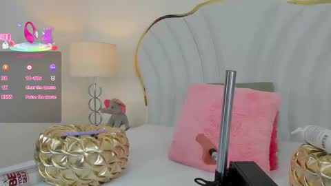 NahiaraReina  online show from 03.09.25