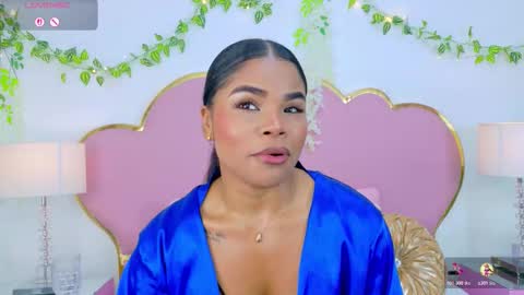 NahiaraReina  online show from 10.28.25