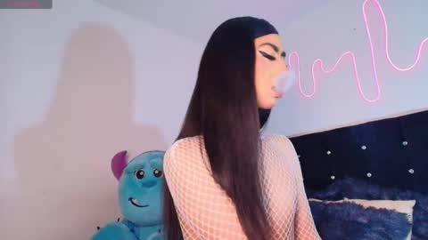 Snapshot of nahiavictoria chatting on 05.19.26 NahiaVictoria online show from 05.19.26