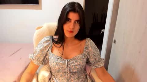 independent model online show from 11.04.25