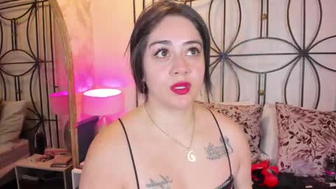 Nahomi  online show from 11.05.25