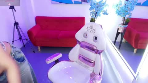 Snapshot of nahomi_velmont chatting on 06.01.26 nahomi_velmont online show from 06.01.26