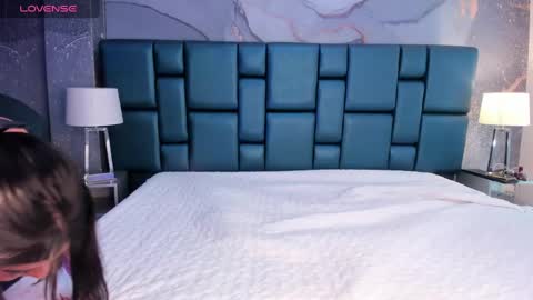 Nahomi online show from 01.12.25