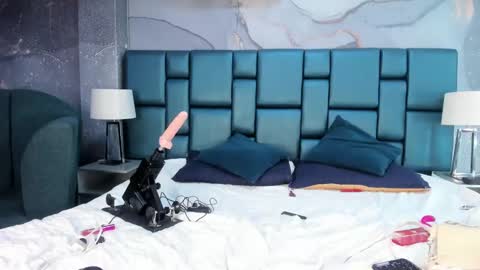 Nahomi online show from 02.12.25