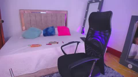 Nahomi online show from 04.07.26