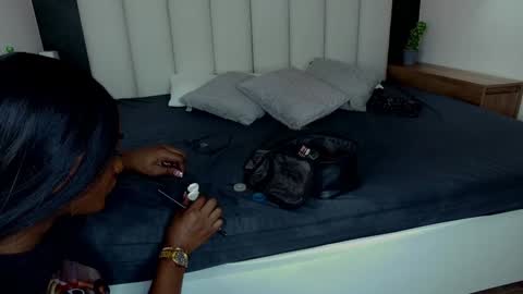  VICTORIA  online show from 02.05.25