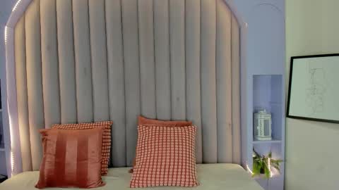  VICTORIA  online show from 11.29.25