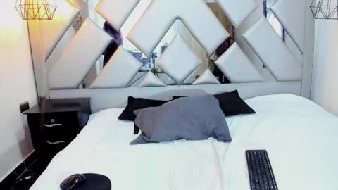 Nahomi  online show from 10.05.25