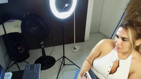 NahomiRoss online show from 02.27.26