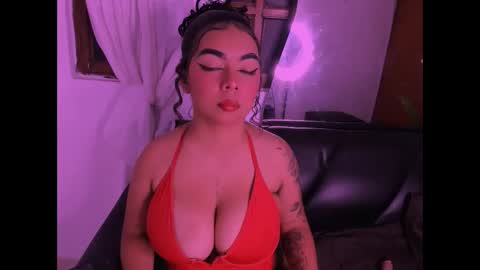 nahomy_hancook online show from 11.22.25