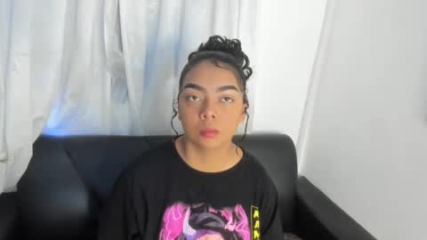 Nahomy online show from 11.26.25