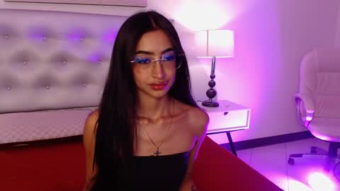 Nahomy  online show from 01.12.26