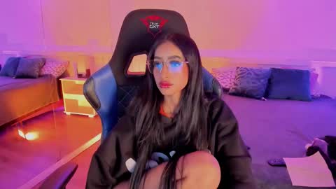 Nahomy  online show from 01.14.26