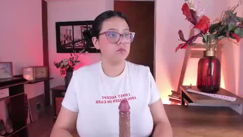 Snapshot of naiara_dreams chatting on 07.28.26 naiara_dreams online show from 07.28.26