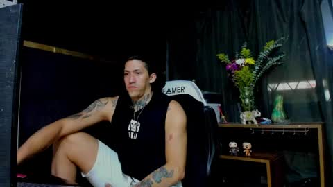 naider_1 online show from 04.10.26