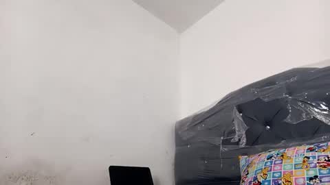 naisha and axel2 online show from 02.05.26