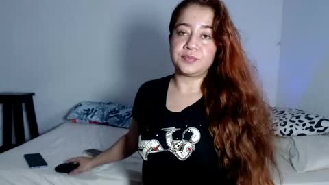 Natalia Flores online show from 05.06.26