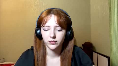 Snapshot of nakitawiggin chatting on 02.17.26 Luna online show from 02.17.26