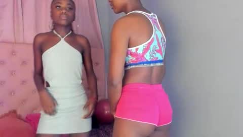 Snapshot of nalaandzuri chatting on 10.24.25 nalaandzuri ebony lesbian blackgirls online show from 10.24.25