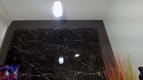 NALAROY online show from 01.04.25