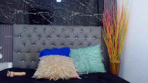 NALAROY online show from 02.12.25