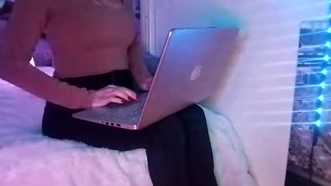 Snapshot of nancyybonita chatting on 01.18.25 nancyybonita online show from 01.18.25