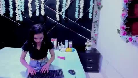 nanis james15 online show from 02.12.26