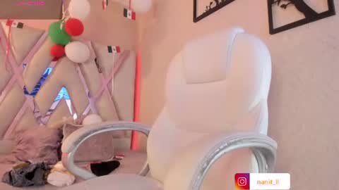 Snapshot of nanit_l chatting on 07.16.26 anna online show from 07.16.26