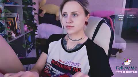 Monday-Friday 12-4 AM and 6-9 AM New York time online show from 03.21.26