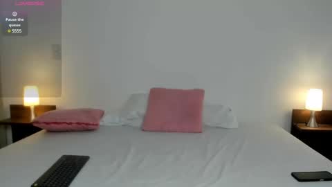 nany_model25 online show from 03.11.25