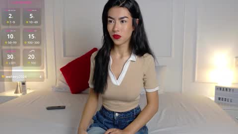 nany_model25 online show from 11.11.25