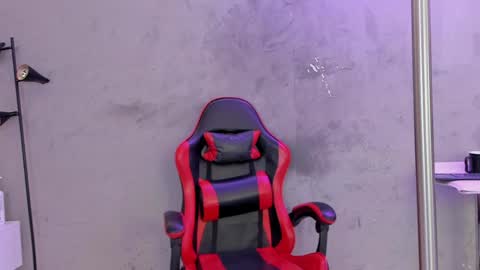 Naomi Blair online show from 04.04.26