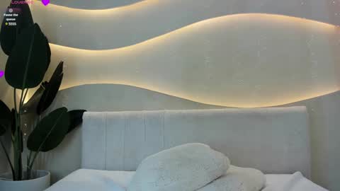 Snapshot of naomi_dasilva chatting on 12.29.24 Naomi online show from 12.29.24