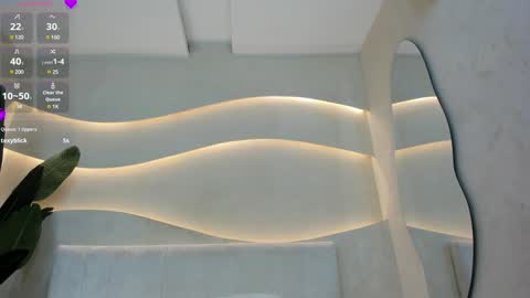 Snapshot of naomi_dasilva chatting on 01.10.25 Naomi online show from 01.10.25